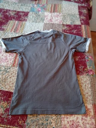 Camiseta Adidas Gris
