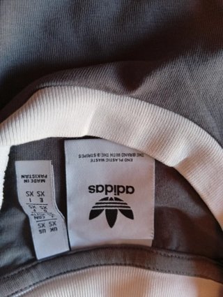 Camiseta Adidas Gris