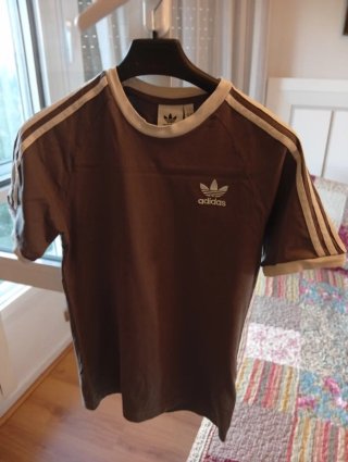 Camiseta Adidas Gris