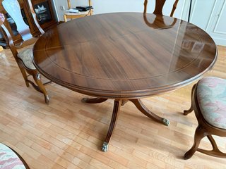 Mesa comedor extensible y 5 sillas
