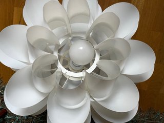 Lámpara + bombilla IKEA