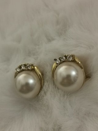Pendientes perla dorados con circonitas