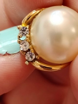 Pendientes perla dorados con circonitas