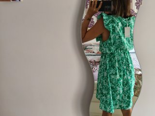 Vestido veraniego verde y blanco
