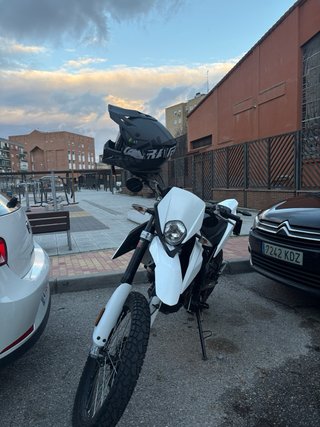 Moto 125cc Enduro 2021 Blanca/Negra