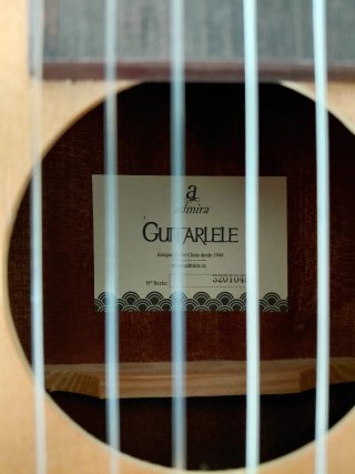 Guitarlele Admira
