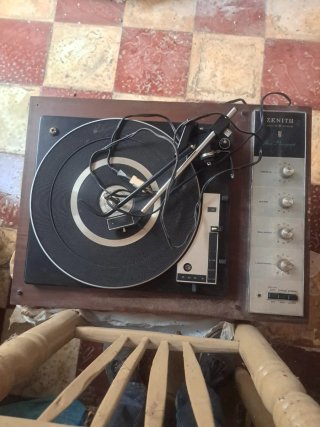 Tocadiscos Zenith Solid State