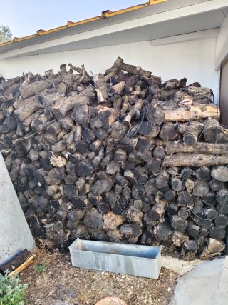 Leña para chimenea o barbacoa