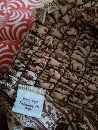 Top satén estampado beige y marrón