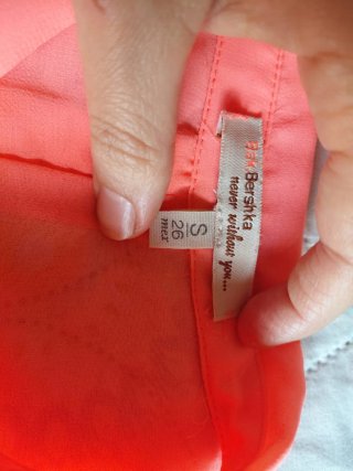 Blusa Bershka transparente fucsia