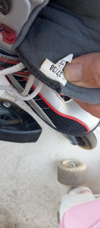 Patines y cascos de protección