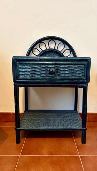 Conjunto dormitorio: 2 cabeceros, mesita y espejo