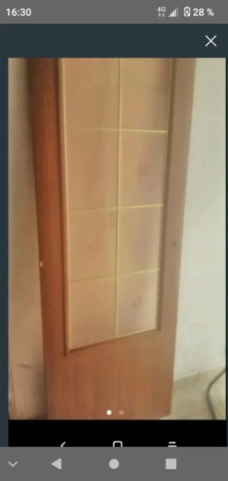 Puerta de madera con cristal