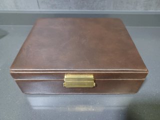 Neceser vintage cuero marrón y dorado