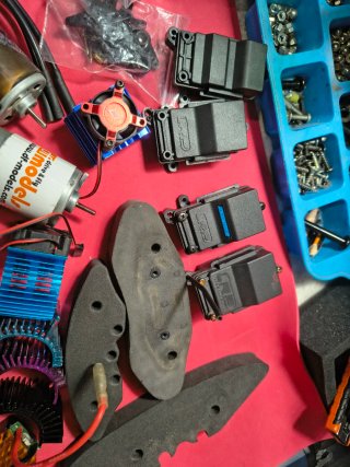 Materiales coche radiocontrol LRP HPI