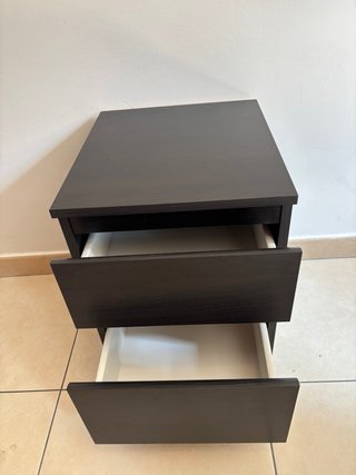 Mesita IKEA MALM 2 cajones negro-marrón