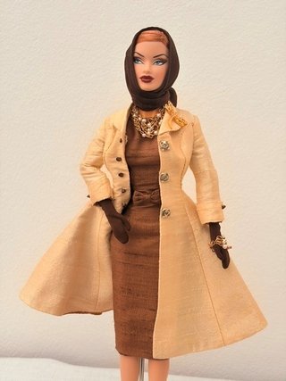 Integrity Toys Traveler Veronique Perrin + giftset