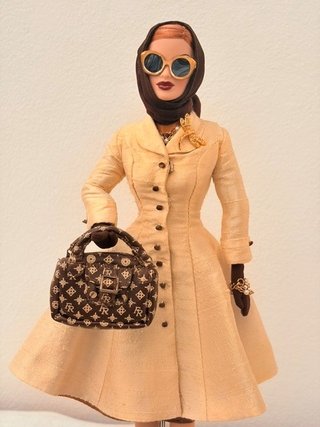 Integrity Toys Traveler Veronique Perrin + giftset