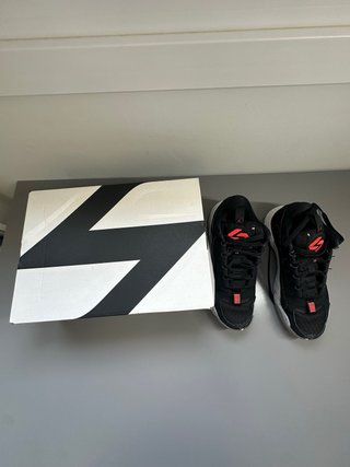 Jordan Luka 2 (GS) Talla 38.5 EU Caja Original