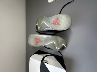 Jordan Luka 2 (GS) Talla 38.5 EU Caja Original
