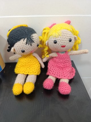 Muñecas de ganchillo hechas a mano