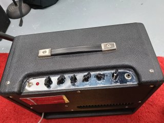 Amplificador Fender Blues Junior