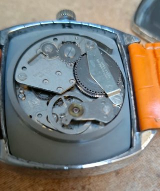 Reloj de Cuerda Digital ACTION SWISS Hora Saltante