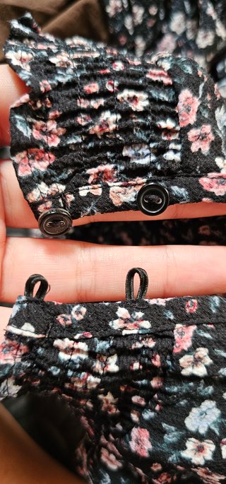 Vestido floral cuello alto