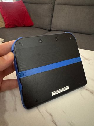 Nintendo 2DS nero/blu con caricatore e pennino