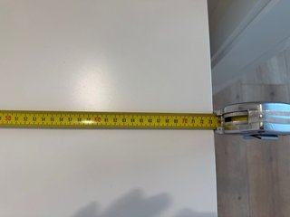 Escritorio blanco con cajón