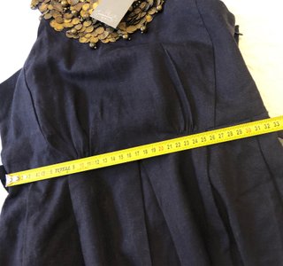 Vestido negro dorado cuello joya Anthropologie XS
