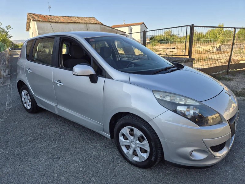 Renault Scenic 2011 - foto 1
