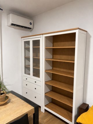 Vitrina y Librería IKEA HEMNES