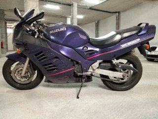 Suzuki rf 900r