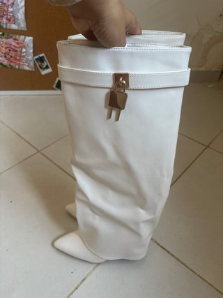 Botas altas blancas tacón