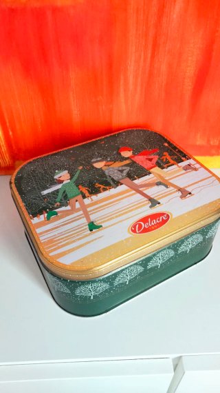 Scatola di latta Delacre vintage