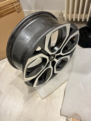 Llanta Renault 18” Pasadena