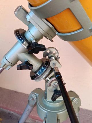 Telescopio Zeus reflector D114mm F920mm. + Trípode