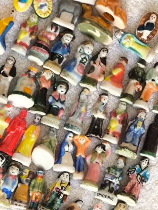 50 FIGURAS ROSCON REYES DE CERAMICA NUEVAS.