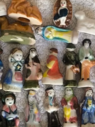 50 FIGURAS ROSCON REYES DE CERAMICA NUEVAS.