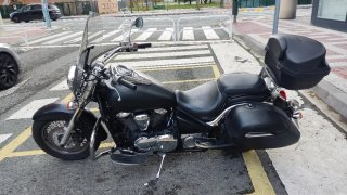 Kawasaki Vulcan 900 VN Classic Negra