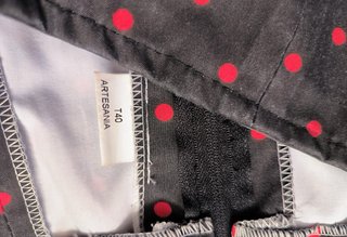 Traje de flamenca corto rojo y negro