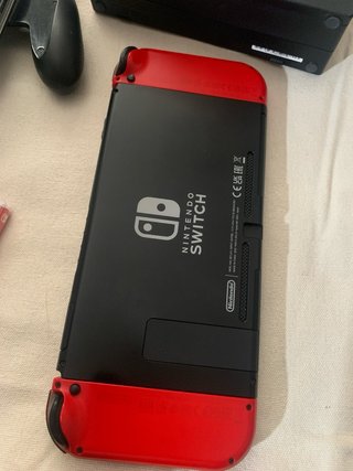 Nintendo Switch V2 + Super Mario Odyssey