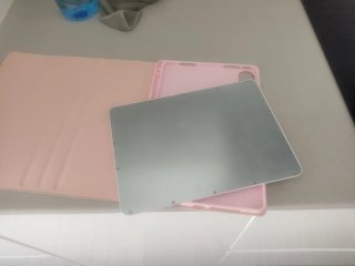 Teclado y funda rosa para tablet