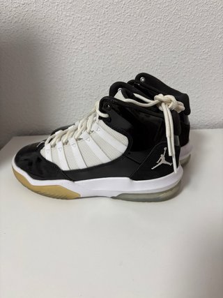 Zapatillas Jordan aura blanco y negro