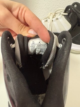 Zapatillas Jordan aura blanco y negro