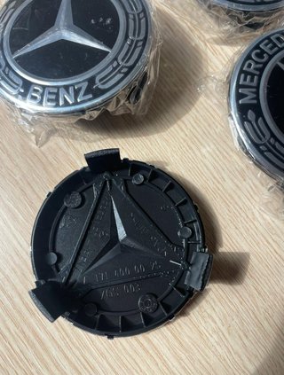 PACK TAPABUJES MERCEDES 75mm + TAPONES VÁLVULA