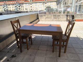 Mesa de comedor de madera maciza