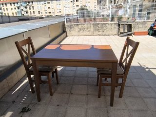 Mesa de comedor de madera maciza