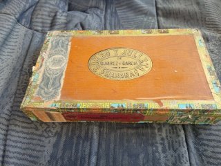 Caja de puros Romeo y Julieta vacía